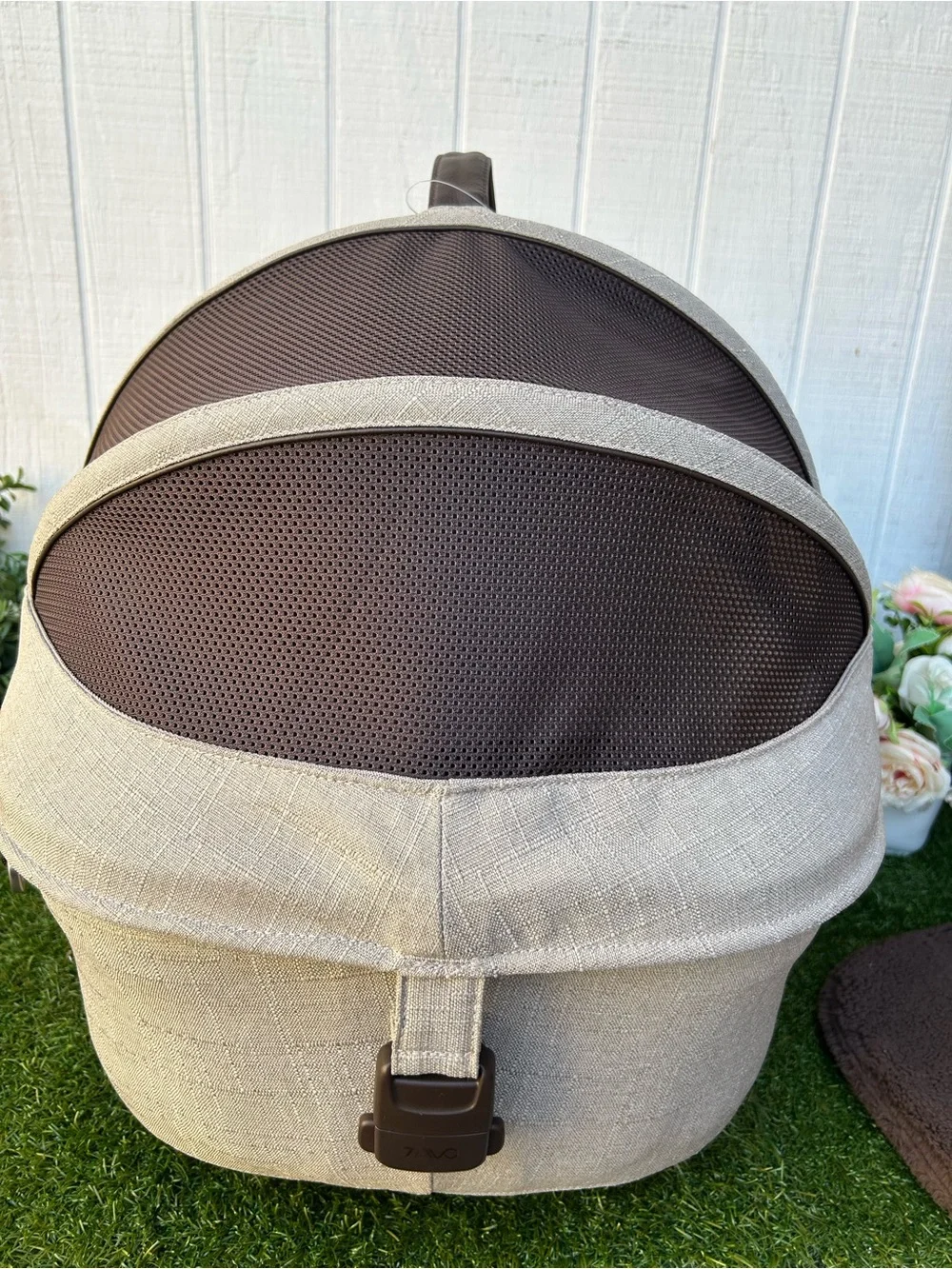 Tavo Pets Maeve Pet Car Seat, Small Flex - Fawn Up 20 Ibs. gently used